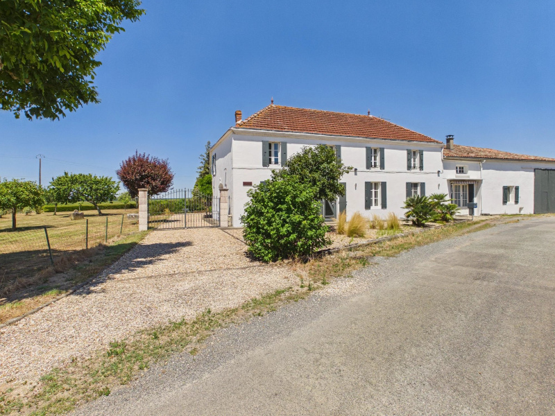farmhouse cognac charente