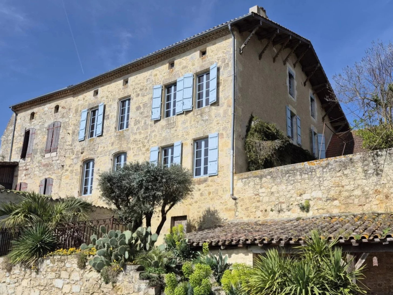 village house miradoux gers